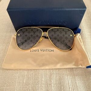 Louis Vuitton Gold Frame Sunglasses with Gray Monogram Lenses